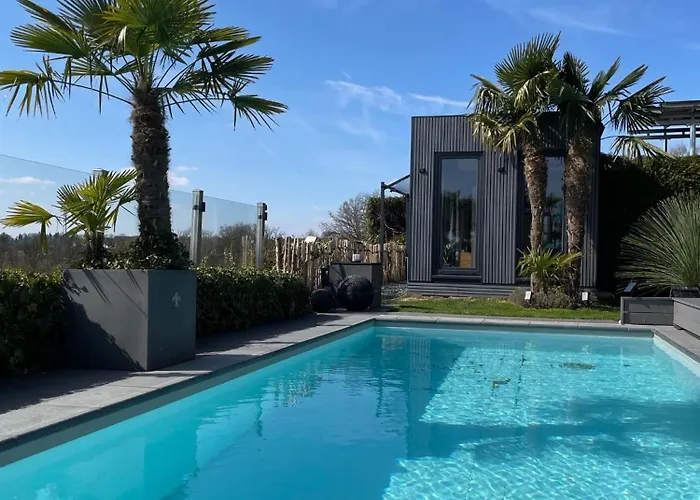 別荘 Tiny-house Mit Alpen- Stadt- Und Poolblick , Wlan