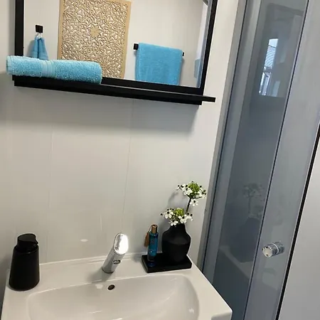 Tiny-house Mit Alpen- Stadt- Und Poolblick , Wlan Casa de Férias *