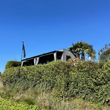 Tiny-house Mit Alpen- Stadt- Und Poolblick , Wlan Feriehus