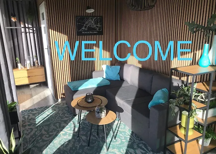 Tiny-house Mit Alpen- Stadt- Und Poolblick , Wlan