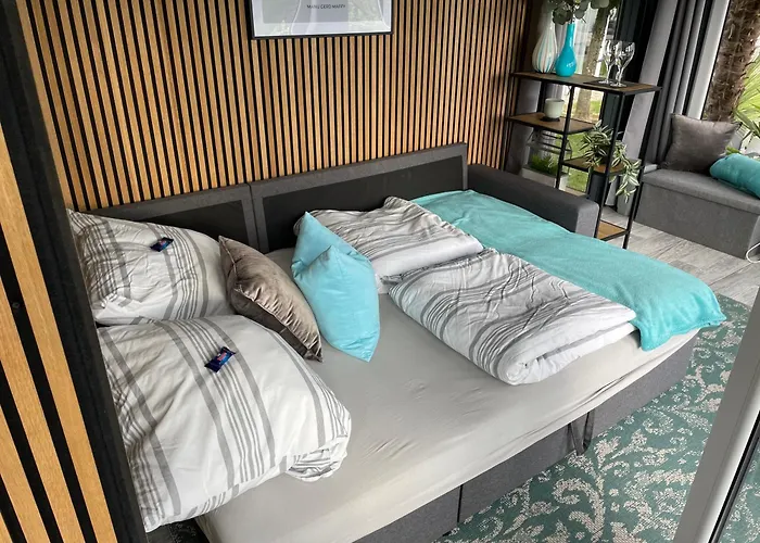 Feriehus Tiny-house Mit Alpen- Stadt- Und Poolblick , Wlan *