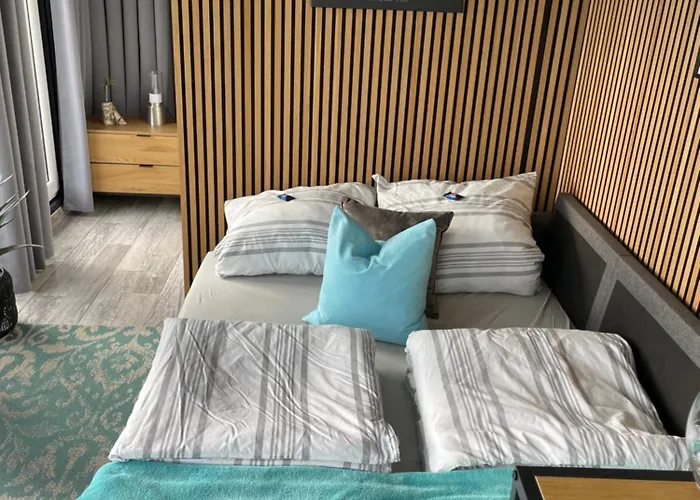 Feriehus Tiny-house Mit Alpen- Stadt- Und Poolblick , Wlan *