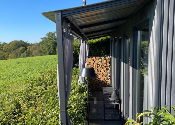 Feriehus Tiny-house Mit Alpen- Stadt- Und Poolblick , Wlan *